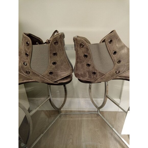 NWOT Women's Pierre Dumas Adele Gladiator Sandals Metallic Pewter Size 7 - Picture 7 of 10